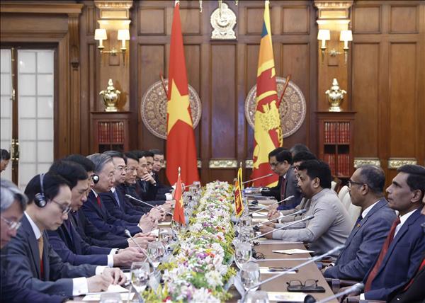 Top Vietnamese leader holds talks with Sri Lankan President in Colombo