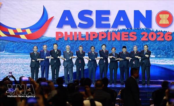 Premier vietnamita concluye con éxito su participación en la 48.ª Cumbre de la ASEAN