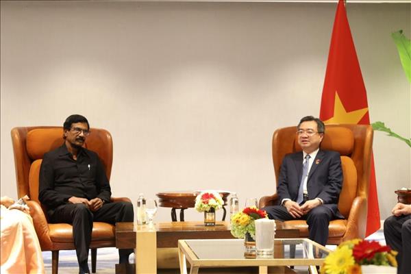 Đồng chí Nguyễn Thanh Nghị tiếp lãnh đạo các chính đảng và tổ chức hữu nghị Sri Lanka