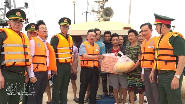 Le Vietnam illustre son esprit de solidarité en secourant des pêcheurs étrangers