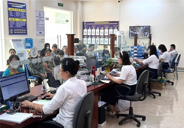 精简机构：深入群众，强化政治能力