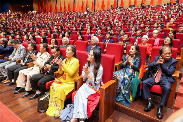 ກອງ​ປະ​ຊຸມ​ໃຫຍ່​ຜູ້​ແທນ​ແນວ​ໂຮມ​ປະ​ເທດ​ຊາດ ຫວຽດ​ນາມ​ຄັ້ງ​ທີ XI: ແນວ​ໂຮມ​ປ່ຽນ​ແປງ​ໃໝ່​ຢ່າງ​ແຮງ​ເພື່ອ​ໃກ້​​ກັບຊິດ​ປະ​ຊາ​ຊົນກວ່າ​ເກົ່າ