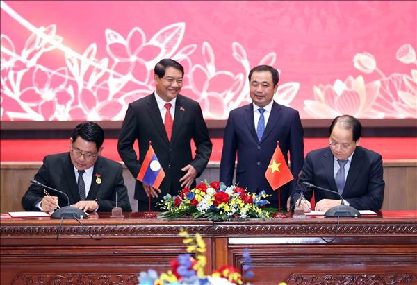 Hà Nội và Viêng Chăn thúc đẩy hợp tác toàn diện giai đoạn mới