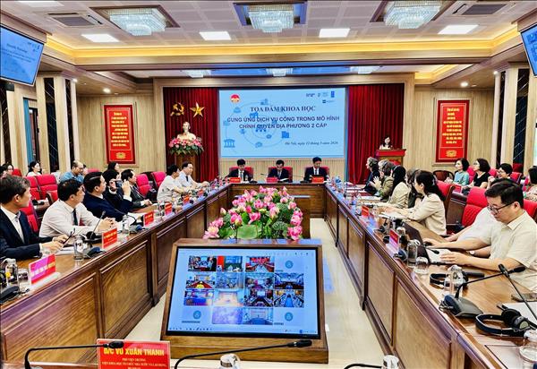 Chính quyền địa phương 2 cấp giúp cải thiện dịch vụ hành chính công