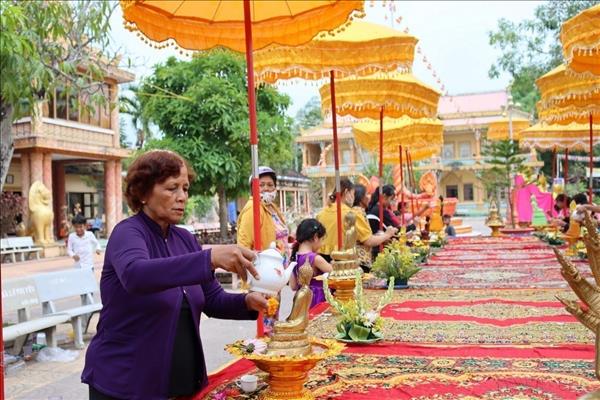 អ៊ូអរបុណ្យចូលឆ្នាំថ្មីប្រពៃណី ខ្មែរ នៅភូមិភាគខាងត្បូងប្រទេស វៀតណាម