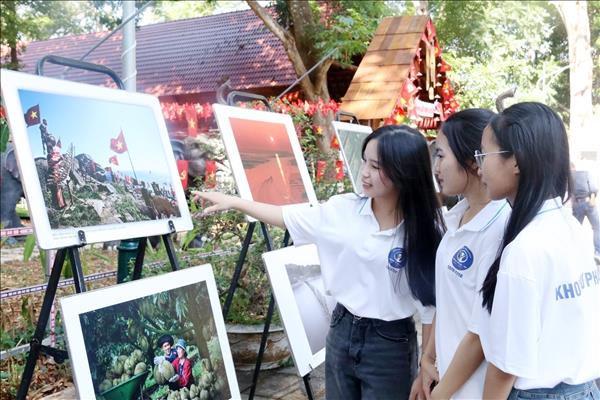 Vietnam, RoK Photo Exhibition Highlights Cultural Connections