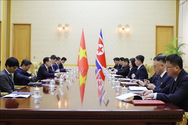 Đặc phái viên của Tổng Bí thư, Chủ tịch nước Tô Lâm, đồng chí Lê Hoài Trung, Ủy viên Bộ Chính trị, Bộ trưởng Bộ Ngoại giao thăm Triều Tiên