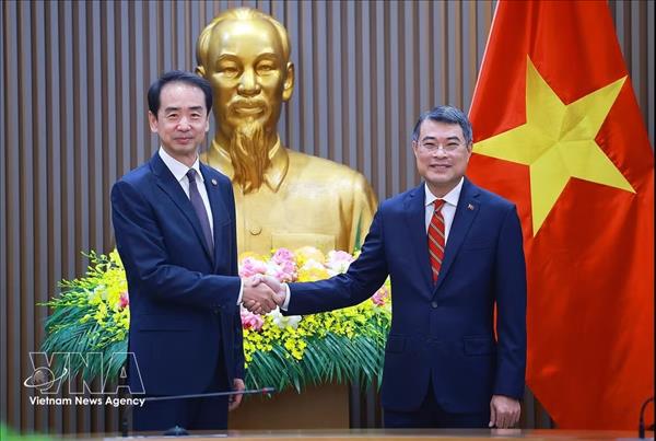 Primer ministro de Vietnam recibe al embajador de China