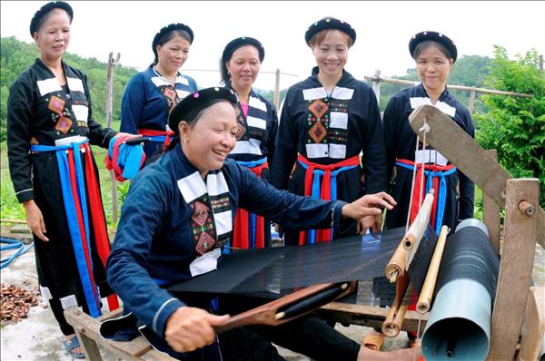 Vietnam steps up implementation of ethnic affairs strategy through 2030