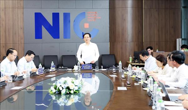 Phó Thủ tướng Hồ Quốc Dũng làm việc với Trung tâm Đổi mới sáng tạo Quốc gia