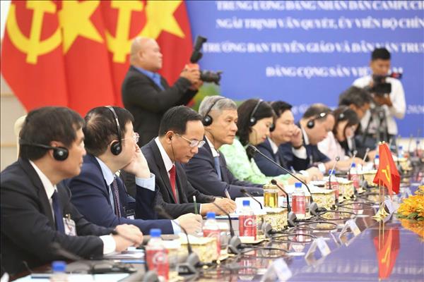 Đồng chí Trịnh Văn Quyết, Ủy viên Bộ Chính trị, Bí thư Trung ương Đảng, Trưởng Ban Tuyên giáo và Dân vận Trung ương thăm làm việc tại Campuchia