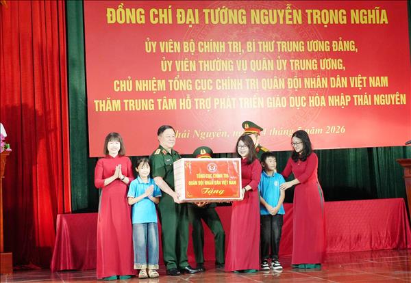 Phát huy vai trò của già làng, chức sắc tôn giáo tiêu biểu vùng đồng bào dân tộc thiểu số