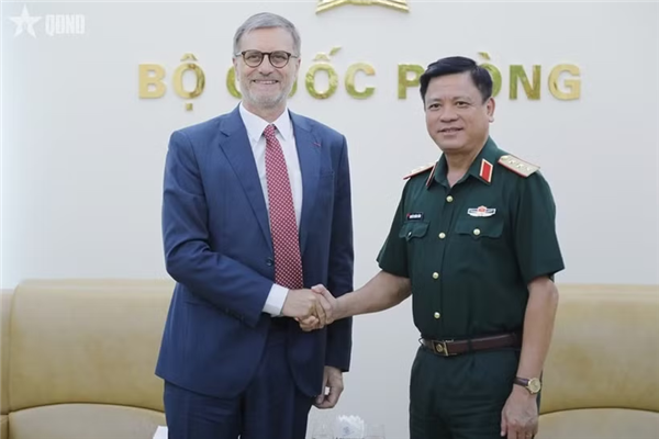 Vietnam y Francia impulsan lazos de defensa