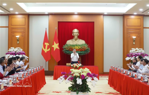 苏林总书记：总结工作切实服务于新时期国家发展路线和战略的制定