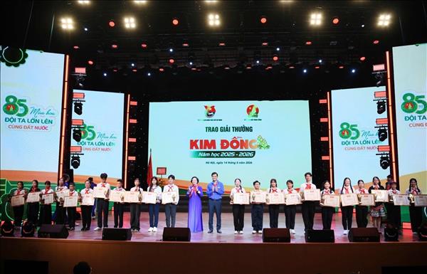 Đội Thiếu niên Tiền phong Hồ Chí Minh đón nhận Huân chương Lao động hạng Nhất