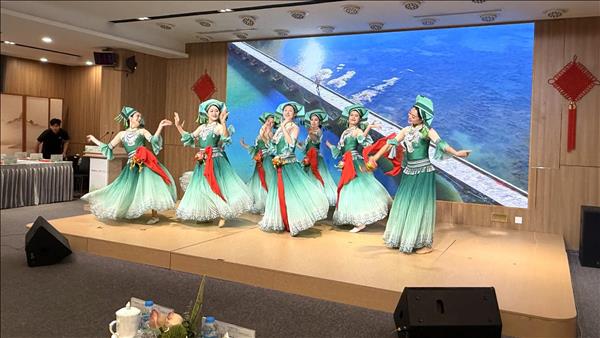 Vietnam, China seek stronger tourism links through cultural exchange