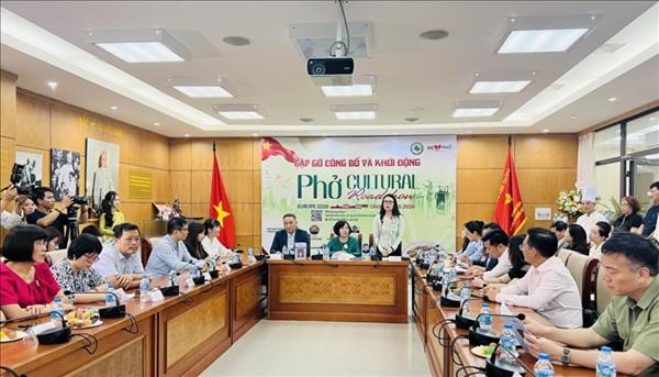 ເລີ່ມ​ເຄື່ອນ​ໄຫວ​ວິ​ວັດ​ການ​ນຳ​ເຝີ ຫວຽດ ແຜ່​ກະ​ຈາຍ​ຢູ່ ເອີ​ຣົບ