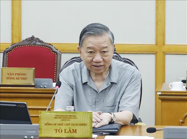 Bộ Chính trị cho ý kiến hoàn thiện thể chế vượt trội, tạo động lực mới để Thành phố Hồ Chí Minh phát triển nhanh, bền vững