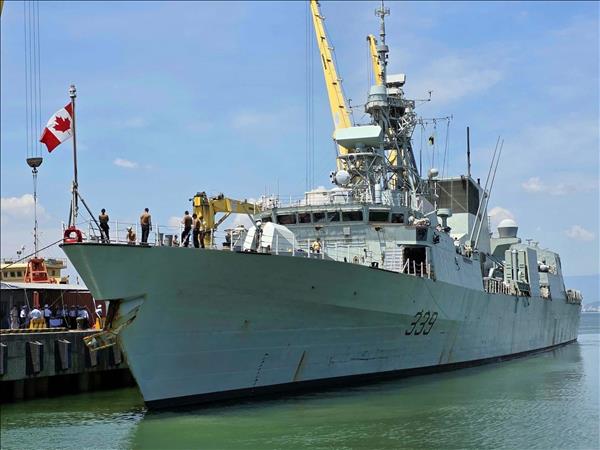 Canadian Navy ship pays friendship visit to Da Nang