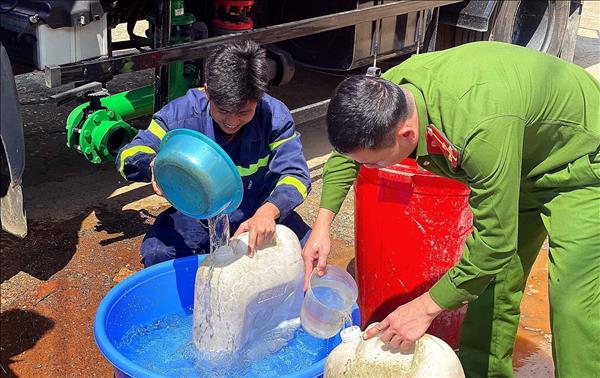 Nỗ lực đưa nước sạch lên bản Mông Pà Cò