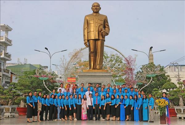 Lan tỏa phong trào học tập và làm theo Bác trong công nhân, lao động