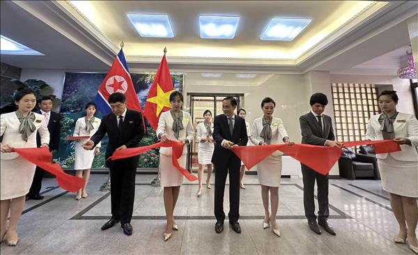 Photo exhibition highlights Vietnam–DPRK relations
