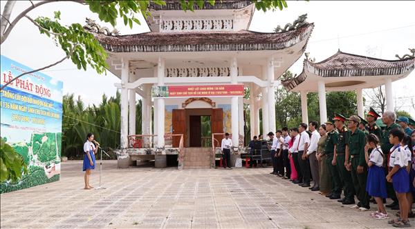 Người dân Đất Mũi thành kính tưởng nhớ công lao Bác Hồ