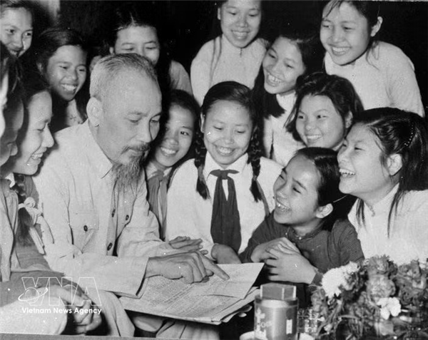 La luz de Ho Chi Minh ilumina el camino de Vietnam en la nueva era