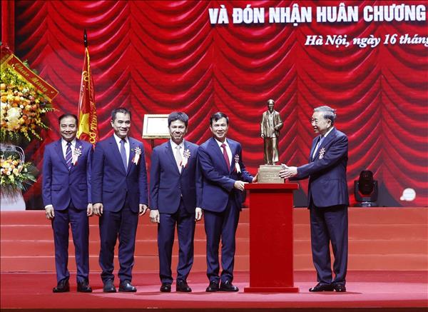 Top Vietnamese leaders vision puts scientists at core of growth drive