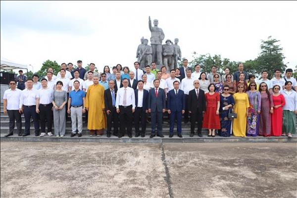 ການ​ເດີນ​ທາງຕາມ​ຮ້ອຍ​ຕິນ​ຂອງ​ປະ​ທານ ​ໂຮ່​ຈີ​ມິນ ຢູ່ ​ລາວ