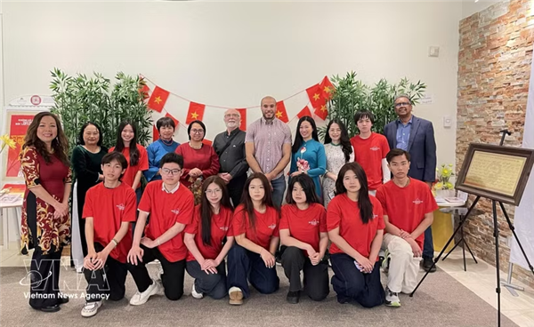 胡志明主席诞辰136周年：在加拿大弘扬胡伯伯的和平与友谊价值