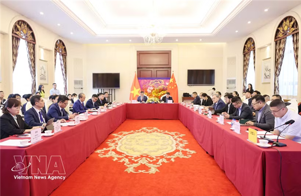 Vietnam y China promueven cooperación en industrias verdes