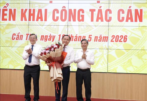 Phê chuẩn ông Lê Công Lý giữ chức vụ Phó Chủ tịch UBND thành phố Cần Thơ