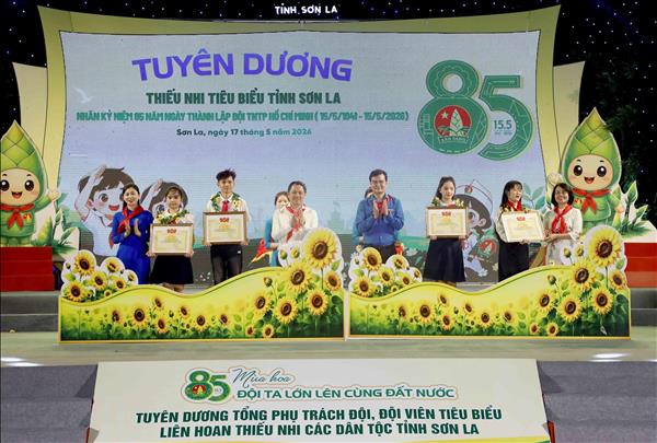 Bồi dưỡng các thế hệ thiếu nhi chăm ngoan, giàu lòng nhân ái