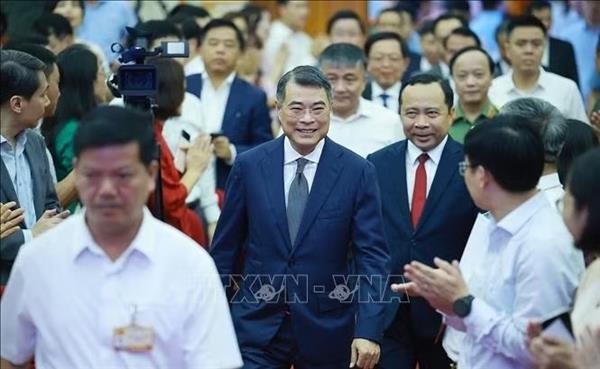 លោកនាយករដ្ឋមន្ត្រី ឡេ មិញហ៊ឹង៖ ‘កូនសោមាស វិទ្យាសាស្ត្របច្ចេកវិទ្យា ផ្លាស់ប្តូរថ្មីច្នៃប្រតិដ្ឋ