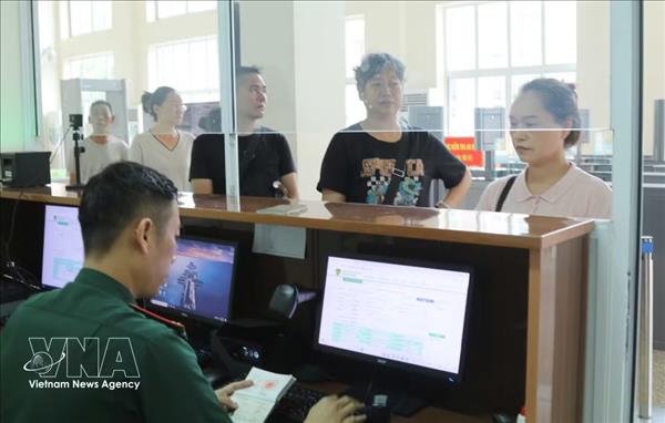 Le Vietnam numérise la déclaration de séjour temporaire des étrangers