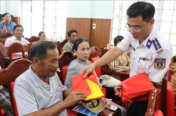 Mỗi con tàu trở thành cột mốc sống khẳng định chủ quyền quốc gia trên biển