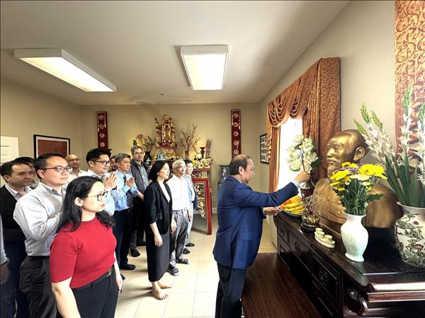 136 năm Ngày sinh Chủ tịch Hồ Chí Minh: Thắt chặt nhịp cầu hữu nghị Việt Nam – Mỹ từ di sản của Người