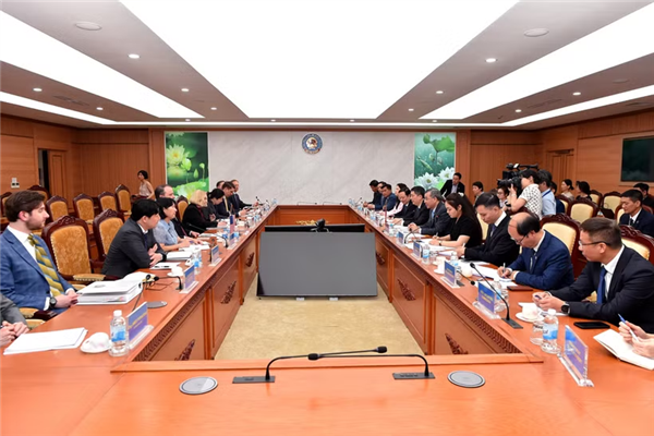 越美着力构建平衡、可持续的经贸关系