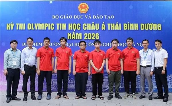 Les six étudiants vietnamiens médaillés aux Olympiades dinformatique Asie-Pacifique