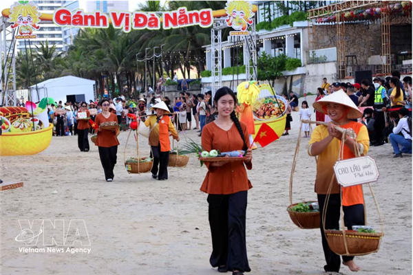 Entre traditions populaires et tourisme balnéaire, Da Nang célèbre sa gastronomie
