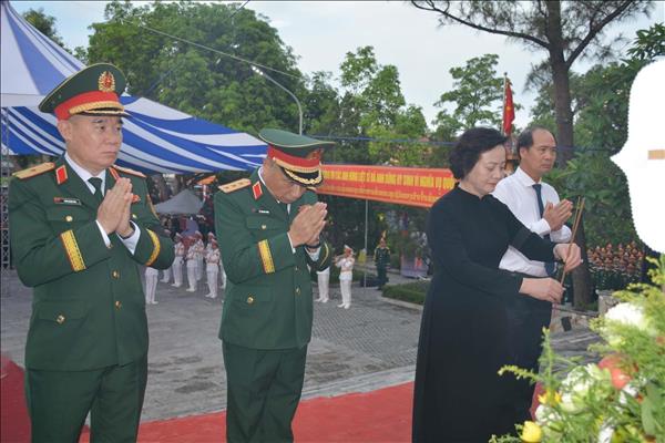 ​Nghe An: Inhumation des restes de 80 soldats et experts vietnamiens tombés au Laos