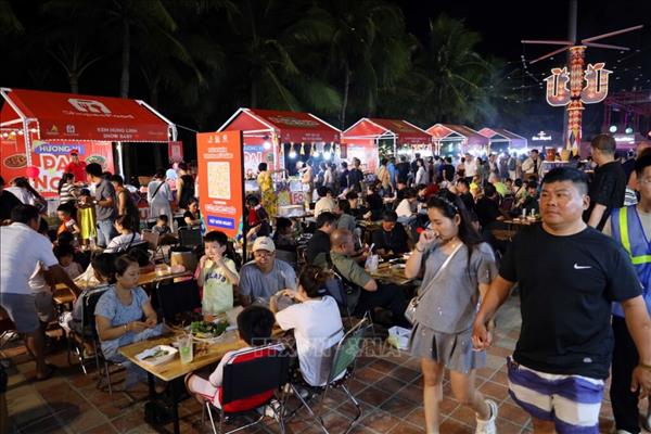 ຄົ້ນ​ຫາ​ງານ​ບຸນ​ອາ​ຫານ​ການ​ກິນ ດ່າ​ໜັງ Food Tour ປີ 2026 ທີ່​ເຕັມ​ໄປ​ດ້ວຍ​ສີ​ສັນ
