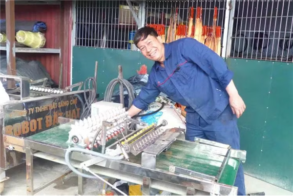 Le paysan inventeur vietnamien qui rêve de conquérir le monde