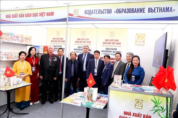 Việt Nam - khách mời danh dự tại Hội chợ sách quốc tế St. Petersburg lần thứ 21