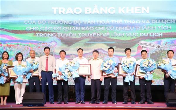 តួនាទីរបស់សារព័ត៌មានក្នុងការជំរុញវិស័យសេដ្ឋកិច្ចទេសចរណ៍នៅវៀតណាម