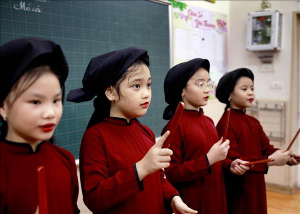 Gieo mầm di sản hát Xoan nơi học đường Đất Tổ