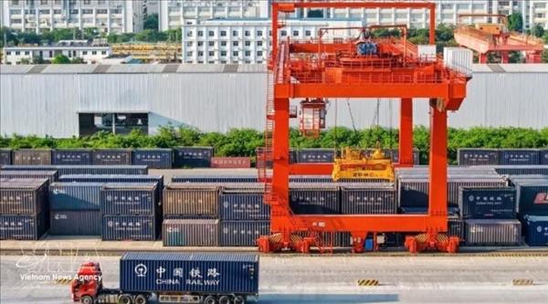 Vietnam, China add cross-border rail link in trade push
