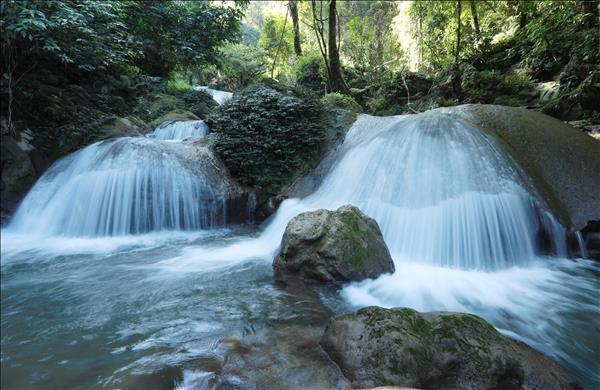 Nam Luc waterfall: A hidden white silk ribbon in Lai Chau