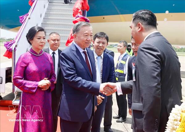 Le dirigeant To Lam et son épouse entament leur visite officielle en Thaïlande